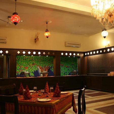Hotel Pratap Palace Chittorgarh Exterior foto