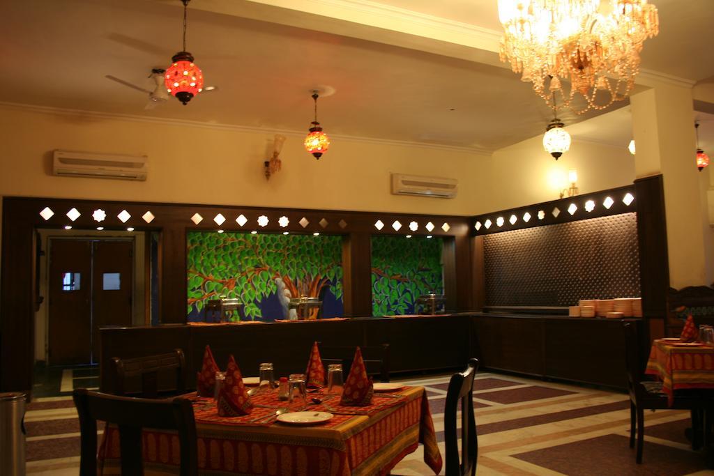 Hotel Pratap Palace Chittorgarh Exterior foto